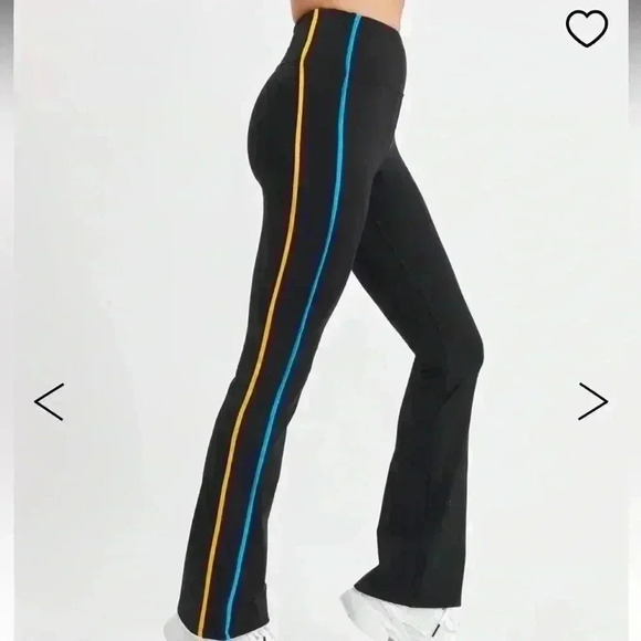 AYDA ACTIVE ZOE FLARE LEGGING - Picture 2 of 7